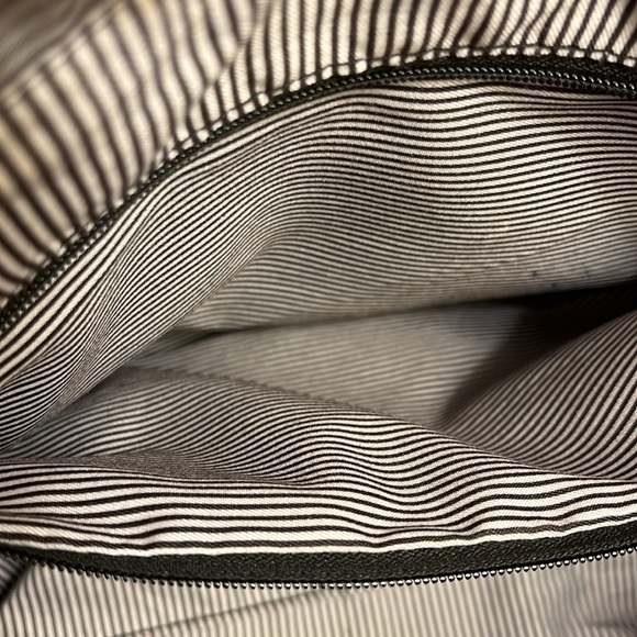 No Brand red bow purse. Black, tan, white, gray and beige design. Straps detach. - Picture 6 of 11